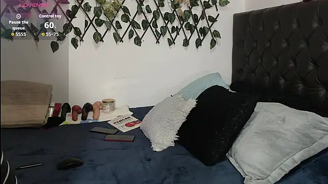 Snapshot of valeria_benett chatting on November 2025 07:12:01 PM valeria benett online show from November 2025 07:12:01 PM