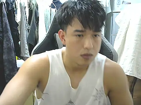 Snapshot of hunterXhan chatting on October 2025 02:42:02 PM hunterXhan online show from October 2025 02:42:02 PM