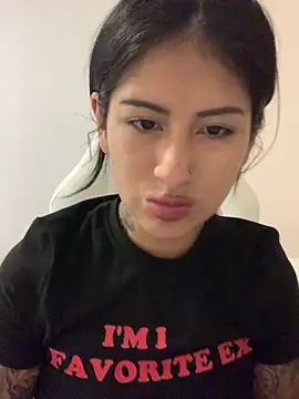 Snapshot of mrskarmaa chatting on October 2025 09:25:02 PM mrskarmaa online show from October 2025 09:25:02 PM