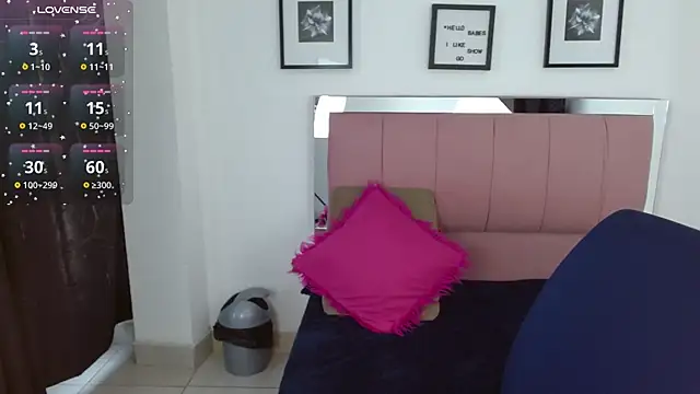 Lele F w online show from October 2025 07:45:01 PM