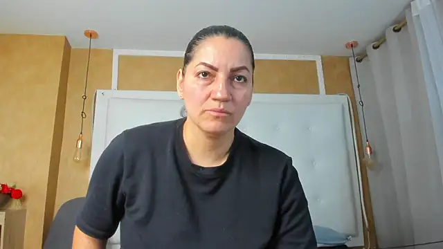 Snapshot of Heidy_milf chatting on June 2026 08:18:01 PM Heidy milf online show from June 2026 08:18:01 PM