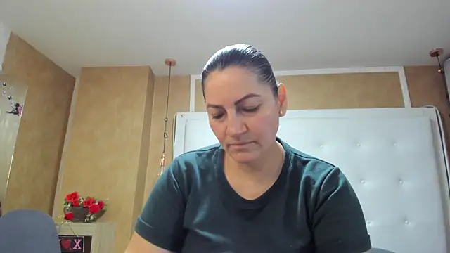 Snapshot of Heidy_milf chatting on July 2026 08:04:02 PM Heidy milf online show from July 2026 08:04:02 PM