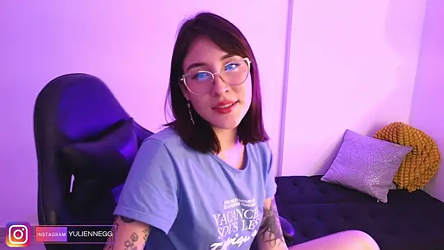 Yulienneg online show from November 2025 02:44:01 AM