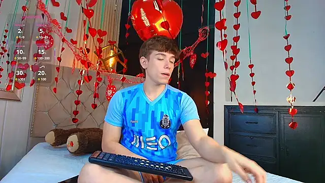 Snapshot of TaylerWhite chatting on September 2025 12:51:02 PM TaylerWhite online show from September 2025 12:51:02 PM