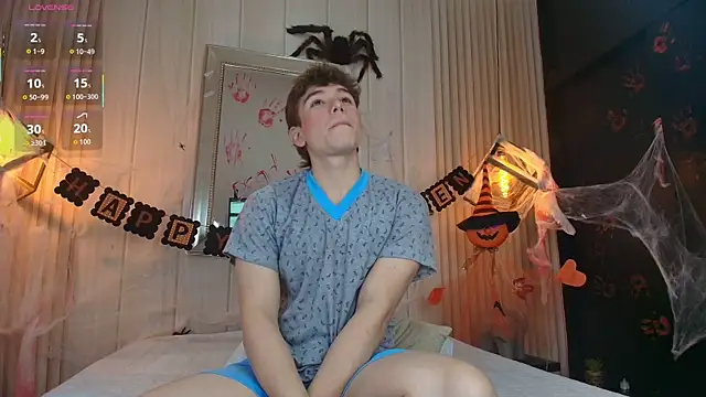 Snapshot of TaylerWhite chatting on October 2025 12:28:02 PM TaylerWhite online show from October 2025 12:28:02 PM