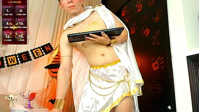 Snapshot of TaylerWhite chatting on November 2025 12:40:02 PM TaylerWhite online show from November 2025 12:40:02 PM