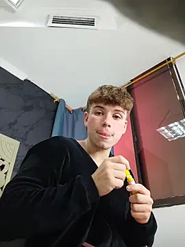 Snapshot of TaylerWhite chatting on November 2025 12:33:02 PM TaylerWhite online show from November 2025 12:33:02 PM