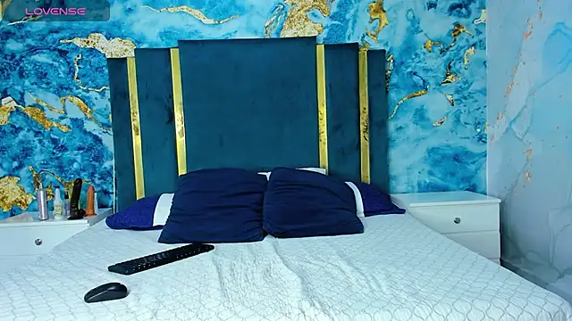 Snapshot of TaylerWhite chatting on November 2025 02:39:02 PM TaylerWhite online show from November 2025 02:39:02 PM