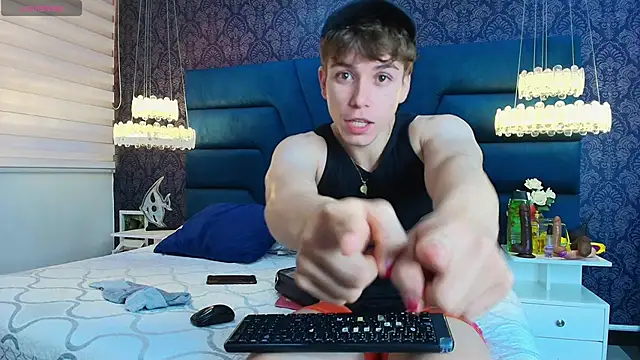 Snapshot of TaylerWhite chatting on January 2026 11:46:02 AM TaylerWhite online show from January 2026 11:46:02 AM