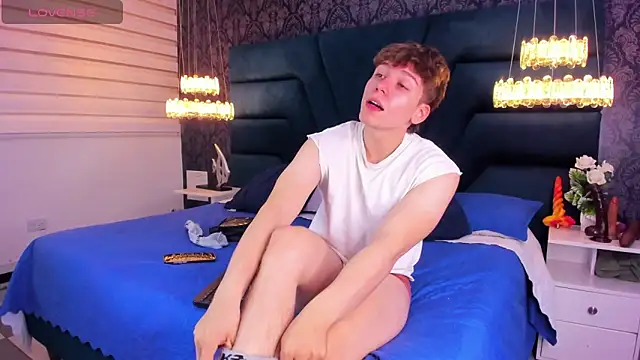 Snapshot of TaylerWhite chatting on February 2026 12:08:02 PM TaylerWhite online show from February 2026 12:08:02 PM