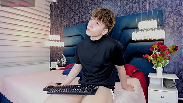 Snapshot of TaylerWhite chatting on February 2026 11:51:01 AM TaylerWhite online show from February 2026 11:51:01 AM