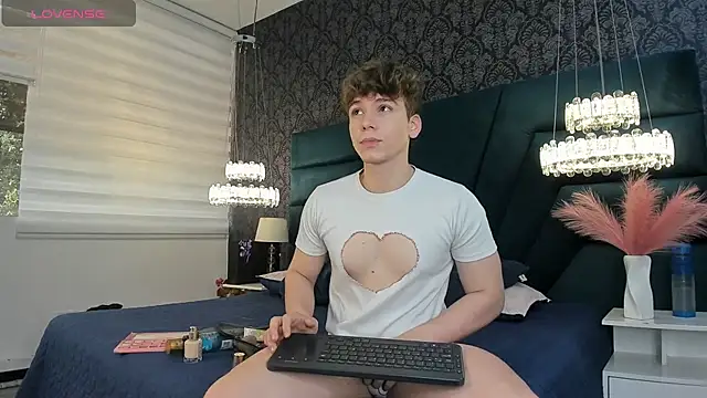 TaylerWhite online show from May 2026 11:42:02 AM