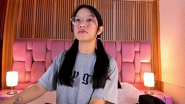 Sophie Calloway online show from September 2025 03:22:02 PM