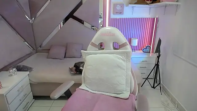 Mia garcia28 online show from November 2025 07:36:03 PM