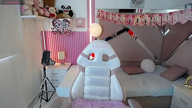 Mia garcia28 online show from February 2026 08:01:01 PM