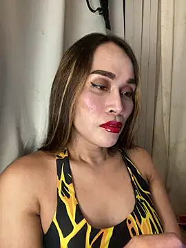 RomanticPearlTS online show from May 2026 01:37:01 PM