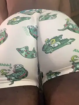 Eyebrows12 online show from April 2026 10:08:02 PM