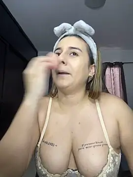 Lana Herondale online show from September 2025 08:33:01 PM