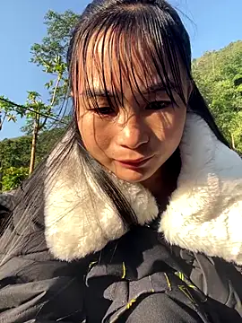 Snapshot of Sunyinn chatting on November 2025 01:05:01 AM Sunyinn online show from November 2025 01:05:01 AM