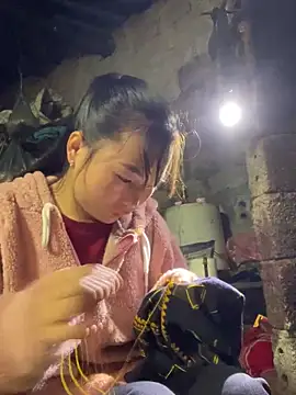 Snapshot of Sunyinn chatting on December 2025 01:44:01 AM Sunyinn online show from December 2025 01:44:01 AM