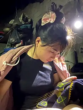 Snapshot of Sunyinn chatting on December 2025 01:07:01 PM Sunyinn online show from December 2025 01:07:01 PM