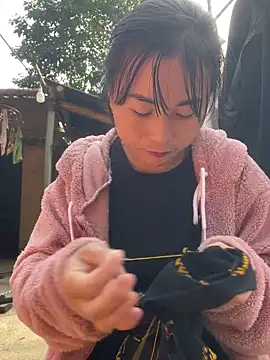 Snapshot of Sunyinn chatting on December 2025 03:02:01 AM Sunyinn online show from December 2025 03:02:01 AM