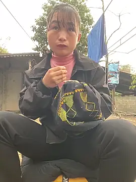 Snapshot of Sunyinn chatting on December 2025 02:08:02 AM Sunyinn online show from December 2025 02:08:02 AM