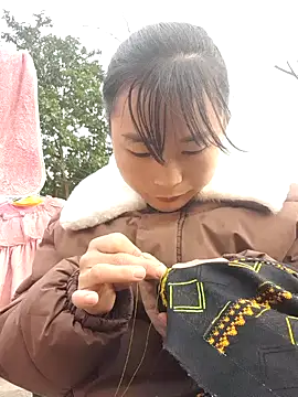 Snapshot of Sunyinn chatting on December 2025 09:40:01 AM Sunyinn online show from December 2025 09:40:01 AM