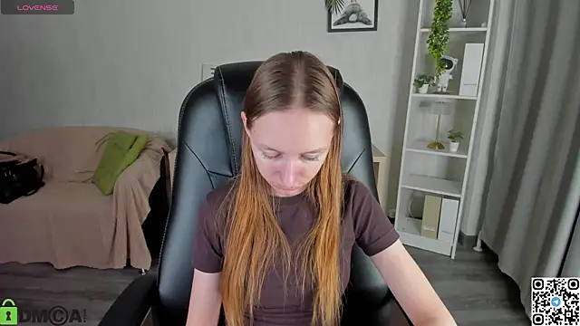 Snapshot of Mia_E1fie chatting on November 2025 09:52:02 AM Mia E1fie online show from November 2025 09:52:02 AM