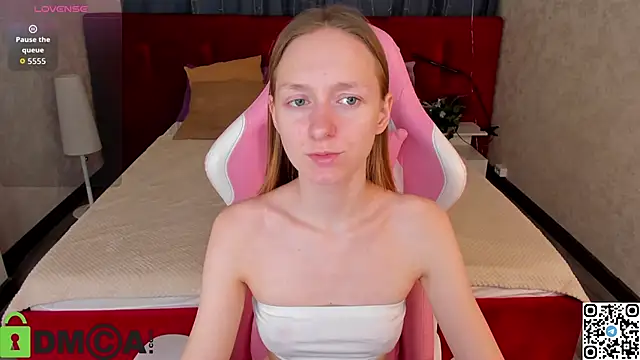 Snapshot of Mia_E1fie chatting on November 2025 01:59:02 AM Mia E1fie online show from November 2025 01:59:02 AM