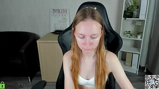 Snapshot of Mia_E1fie chatting on December 2025 09:18:02 AM Mia E1fie online show from December 2025 09:18:02 AM