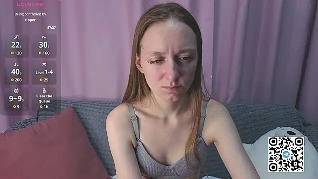 Snapshot of Mia_E1fie chatting on February 2026 12:04:02 AM Mia E1fie online show from February 2026 12:04:02 AM