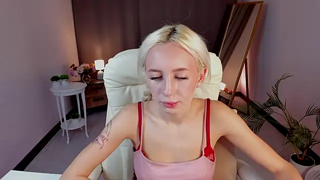 cute luucy online show from March 2026 03:11:02 AM