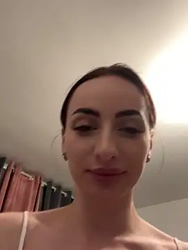 AuraPure online show from December 2025 04:52:01 AM