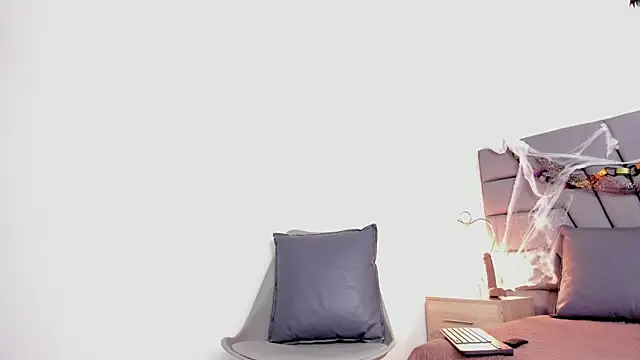 Maia 520 online show from October 2025 06:20:01 PM