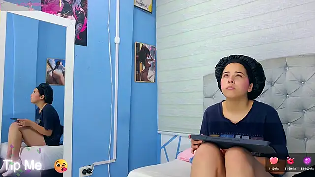 Snapshot of Emily_J18 chatting on September 2025 02:28:01 PM Emily J18 online show from September 2025 02:28:01 PM