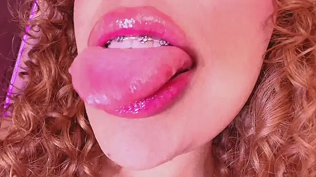 Snapshot of megansan_ chatting on June 2026 10:41:01 AM megansan online show from June 2026 10:41:01 AM