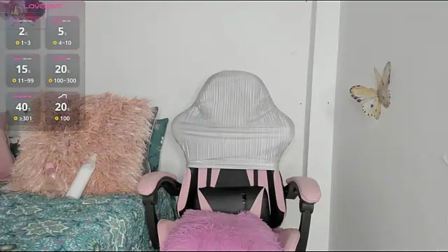 Snapshot of mari-ross chatting on July 2026 02:09:02 AM mari-ross online show from July 2026 02:09:02 AM