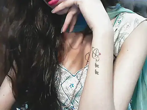 Snapshot of elize__ chatting on October 2025 03:48:01 AM elize online show from October 2025 03:48:01 AM