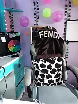 Purple2StayThnxx online show from October 2025 08:29:02 PM