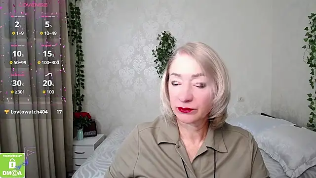 hunters woman online show from October 2025 01:11:01 PM