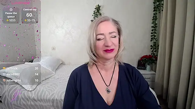 hunters woman online show from November 2025 02:25:02 AM