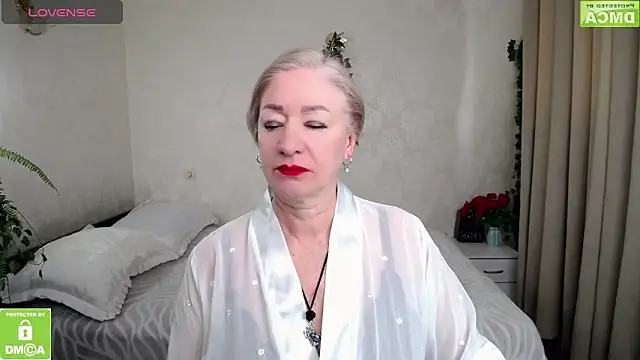 hunters woman online show from March 2026 05:02:02 AM