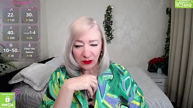 hunters woman online show from April 2026 06:52:01 PM