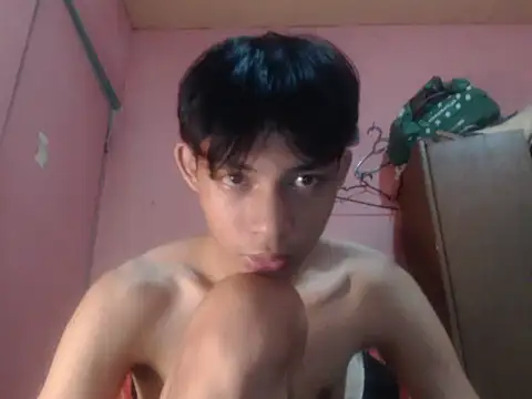 Snapshot of Kyoshi_19 chatting on May 2026 07:06:01 AM Kyoshi 19 online show from May 2026 07:06:01 AM