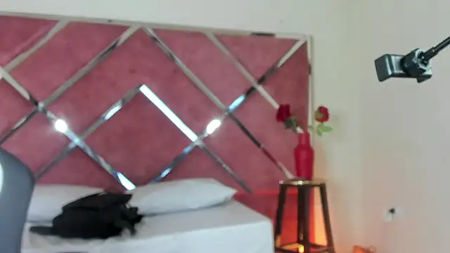 Dulce Pettit online show from October 2025 12:25:01 PM