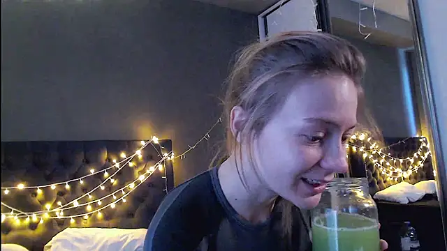 Snapshot of tokyomeow chatting on December 2025 07:25:01 AM tokyomeow online show from December 2025 07:25:01 AM