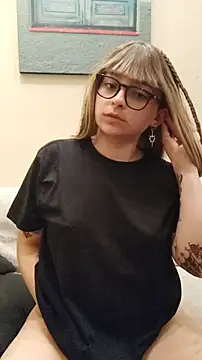 Snapshot of Aurora_blaack chatting on December 2025 04:42:02 AM Aurora blaack online show from December 2025 04:42:02 AM