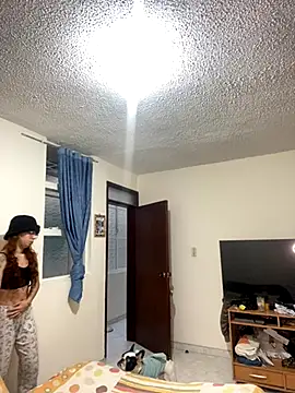 Snapshot of Sallem_Pink chatting on September 2025 11:43:02 AM Sallem Pink online show from September 2025 11:43:02 AM