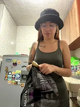 Snapshot of Sallem_Pink chatting on September 2025 12:29:01 PM Sallem Pink online show from September 2025 12:29:01 PM